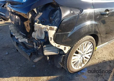 2018 Ford Focus Titanium z USA, uszkodzony, nr VIN 1FADP3N2XJL273199